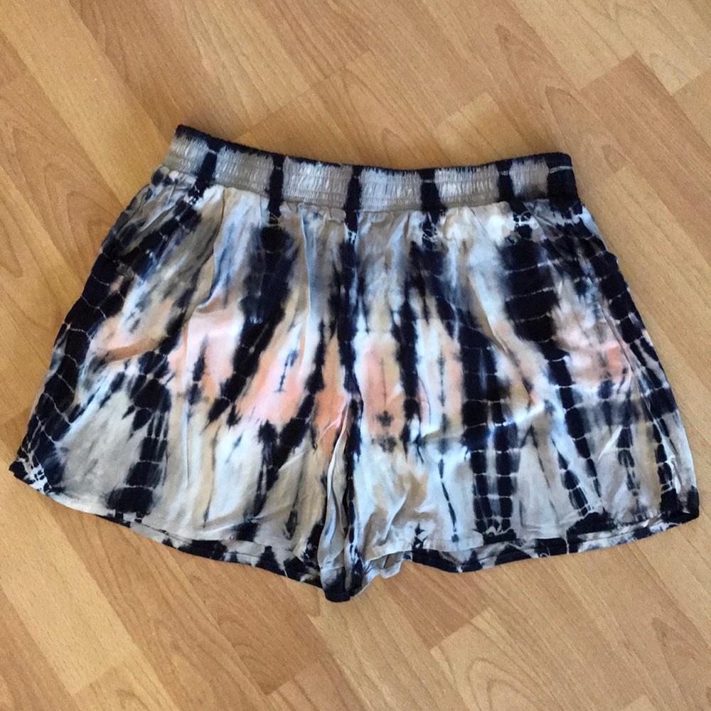 Tie dye flowy shorts